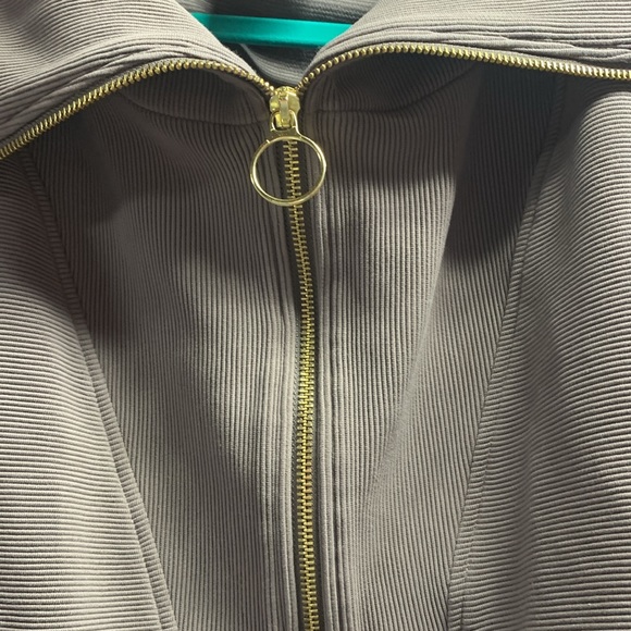 Varley zip up sweatshirt 1 X no issues - Picture 8 of 11